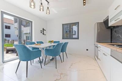 Strelitzia apartment Split with jacuzzi