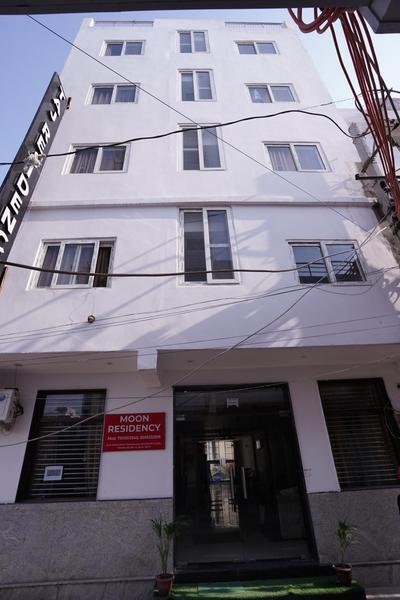 Hotel Moon Taj Near Yashobhoomi Convention Centre