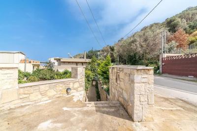 Citrea Stylish House with Garden near Beach