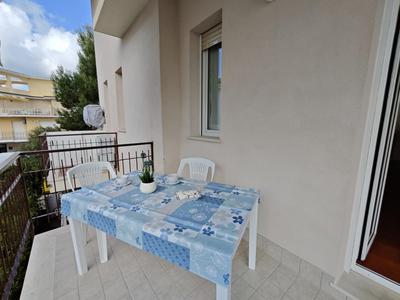 L01 - Trilocale fronte mare con spiaggia privata
