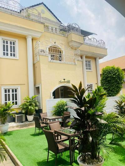 Presken Hotel Castle, Opebi Lagos