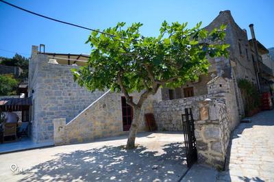Panorama - Unique Beachfront Stone House in Alipa-Mani