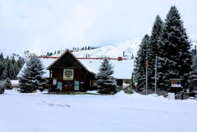 Cabin 3 at Southfork Lodge- Sleeps 2