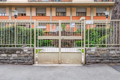 Maragliano and San Jacopino Flat with Balcony