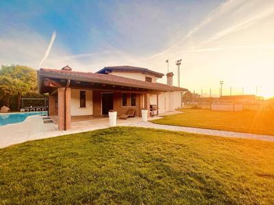 Wow House - Ampia Villa con Piscina e sala giochi