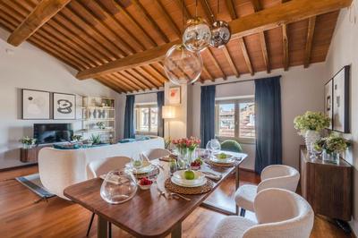 De Nobili Penthouse Apartment with Elevator in Lucca