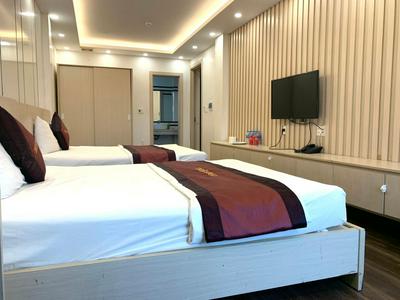 Khách Sạn Tom’s