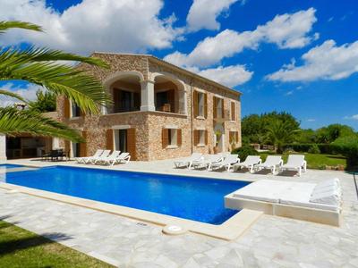 Majestätische Finca mit Pool in S'horta