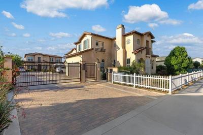Spacious 5 BD Retreat between Disneyland and Universal
