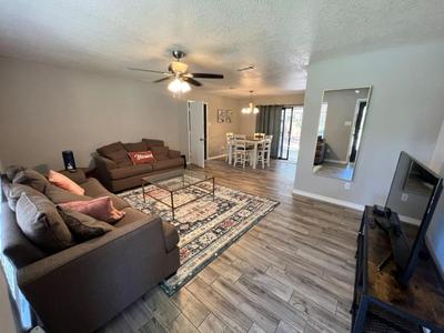 Cozy Ocean Springs Get-away