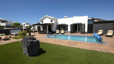 Marvelous Playa Blanca Villa 2 Bedrooms Villa Kagura Spacious