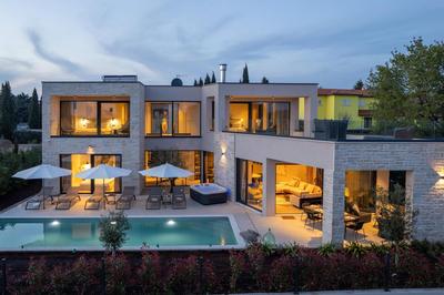 Modern Villa Caruso with pool in Vabriga