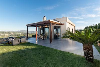 Samiro Private Villa - Heated Pool & Hot tub