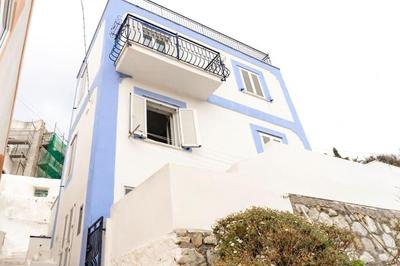 Bello, comodo e con vista mare.