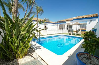 VILLA YUCA CON PISCINA PRIVADA en CONIL DE LA FRONTERA