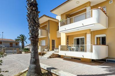 Brezza Marina - Lovely Flat with Veranda & Parking