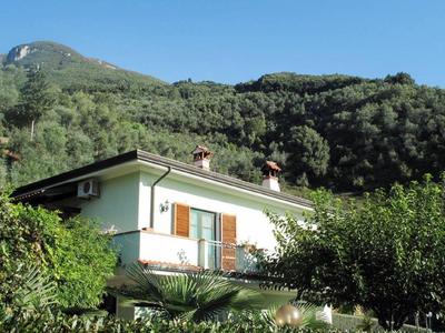 Ferienhaus in Camaiore mit Großer Terrasse