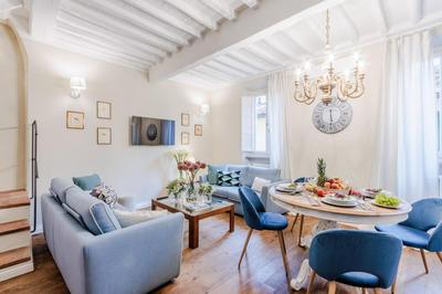 Casa Chiostro, a Central 3 bedrooms Apartment