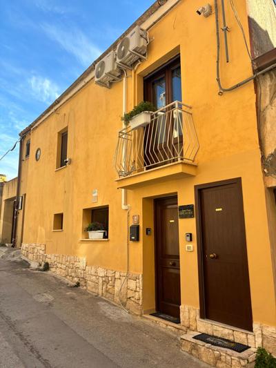 Home Via Neve-Historical Centre