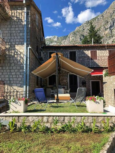 Kotor apartments, Ljuta