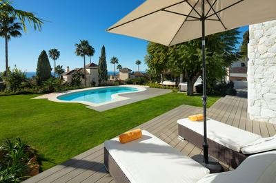 Absolute High End Villa Near Beach with Jacuzzi!