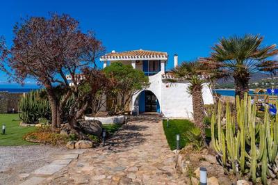 Villa Di Fiore - private villa up to 10 guests with pool sauna and gym