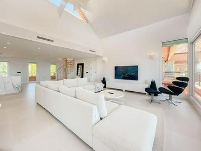 HEATED ROOFTOP POOL PENTHOUSE VIEWS MAGNA MARBELLA