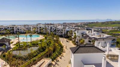 New luxury apartment in family resort w pools wifi