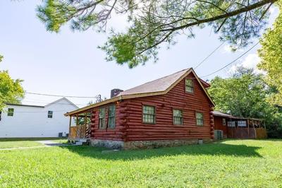 Genuine log cabin minutes away from Chattanooga's top attractions