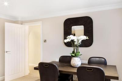 Entire spacious apartment - central Harrogate