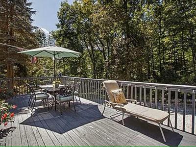 Large Private House on 5 Wooded Acres. Total Privacy!