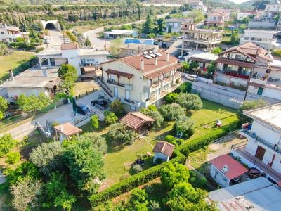 elia villa raches