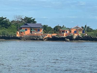 Rainbow Beach Bar & Resort