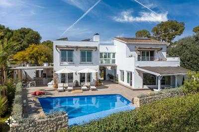 Villa Aldaba by Abahana Villas