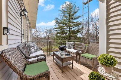 Beautiful Condo - King Bed - Free Waffle Breakfast