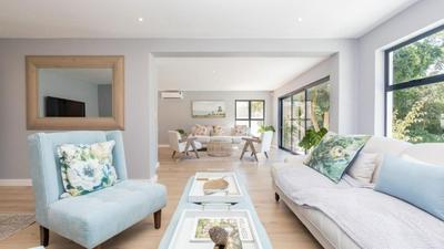 Constantia 4 Bed Luxury Thatched House