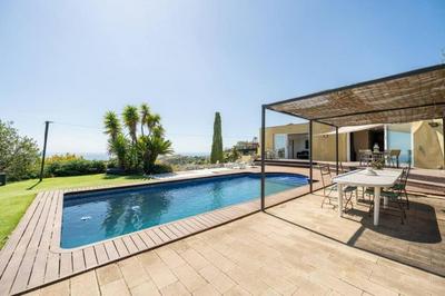 Casa Mar Blava con piscina comunitaria junto Barcelona Centro