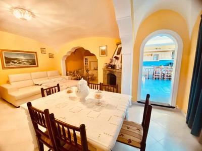 Appartamento vista Mare e Castello-Minimo 7 notti