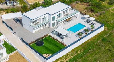 Villa Carmen with 5 en-suite bedrooms, 48 sqm pool, 8km from sea