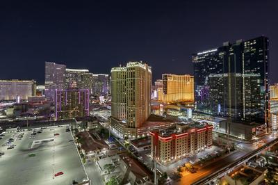 MGM Signature Deluxe Balcony Strip View Suite