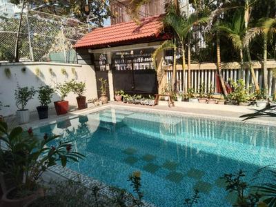 Room 11 - Studio in a villa 5mn walk from the Royal Palace with swimming pool