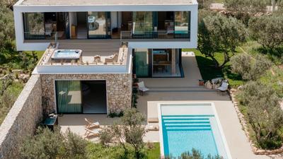 Luxury Villa Authentic heated pool sea view