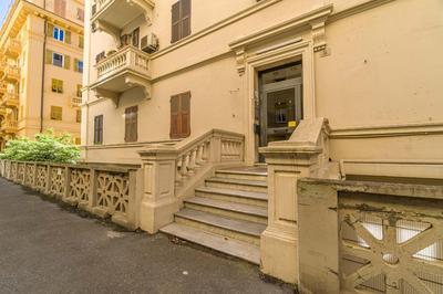 GuestHost - Genova San Fruttuoso Vintage & Roomy Flat