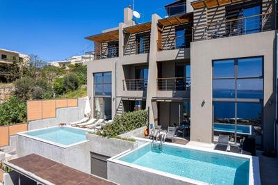 Omnia Villas - "Heated" pools & breathtaking seaviews!