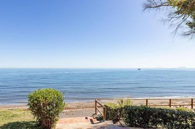 Perfect apartment on beach near Estepona RDR340