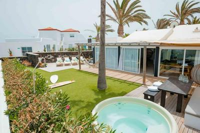 Villa Maluhia Frente Al Mar y Jacuzzi, Corralejo