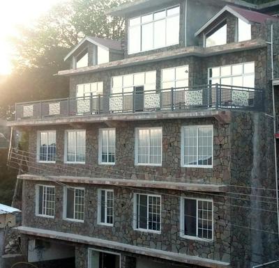 The Mall Street Hotel