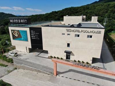 WJ Hotel Pool House