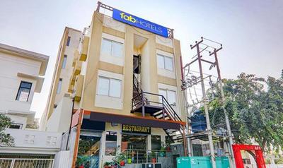 Townhouse Jayati Oasis Inn