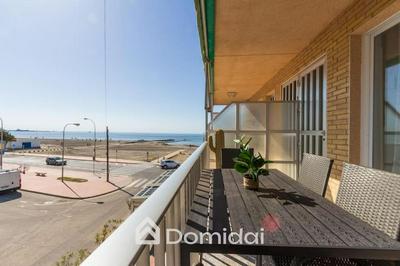 Apartamento a pie de playa by Domidai